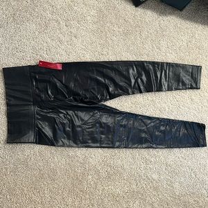 Shiny, Stretchy Black leggings! Carbon 38